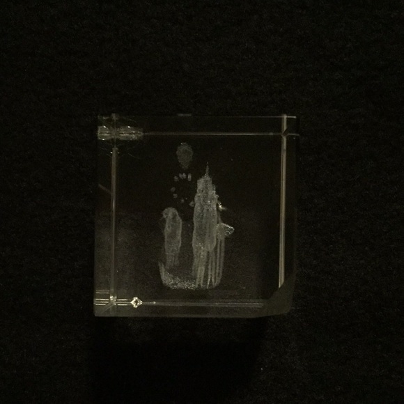 Unicorns in 3D Etched Glass Cube - Picture 9 of 15